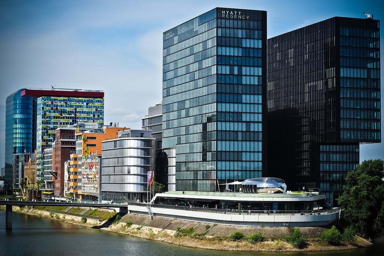Neues Konzept in Düsseldorf - Schub für Car-Sharing im Medienhafen